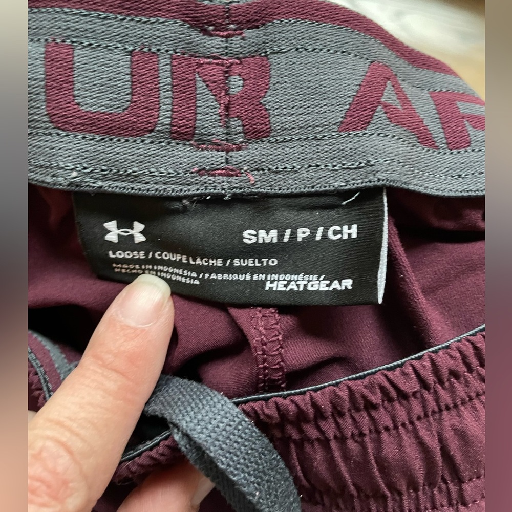 Under Armour Sz. Small Active Shorts - Picture 2 of 4